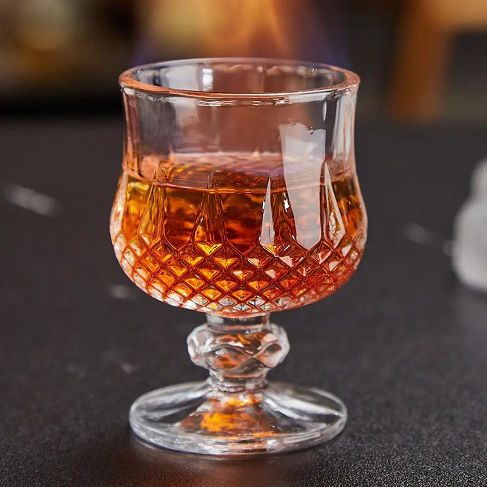 Transparent glass goblet – for wine or juice. 🍷