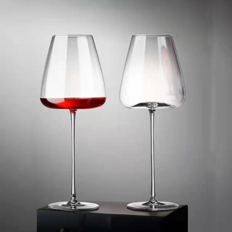 Handmade crystal goblet – perfect for wine tasting, parties, or gifts. 🍷
