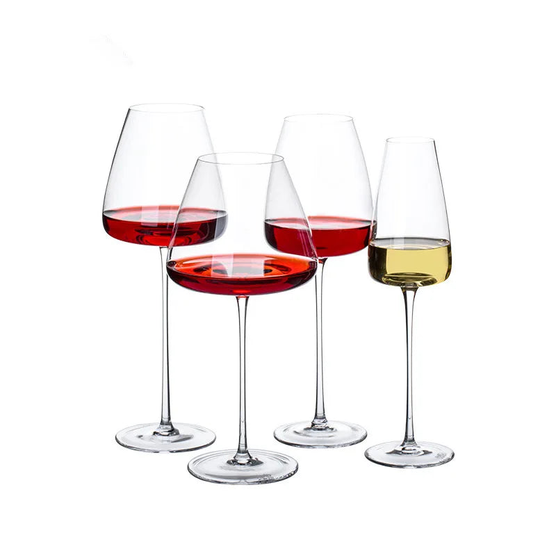 Handmade crystal goblet – perfect for wine tasting, parties, or gifts. 🍷
